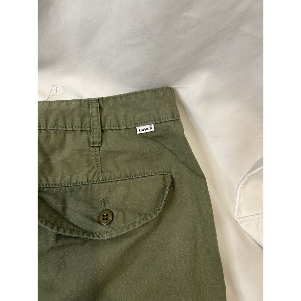 Levi's Men Green Vacation Size 48 Shorts Pants Solid Cargo Style light hiking - Picture 3 of 6